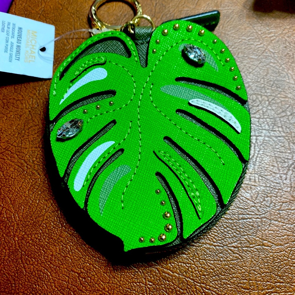 *•*•LEAF SHAPE COIN PURSE KEYCHAIN•*•*